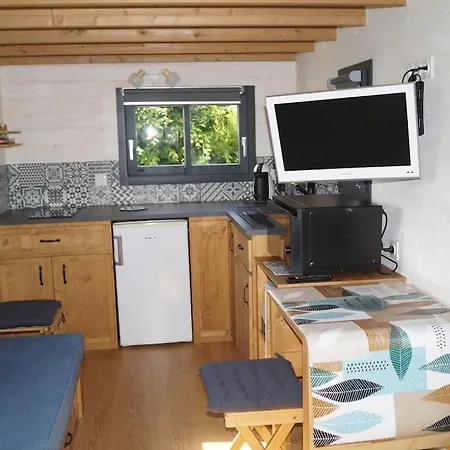 & Tiny House A La Campagne בקתה *